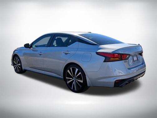 2022 Nissan Altima SR FWD