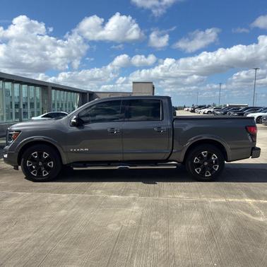 2021 Nissan Titan Platinum Reserve