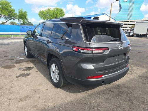 Baltic Gray Metallic Clearcoat 2023 Jeep Grand Cherokee L Laredo