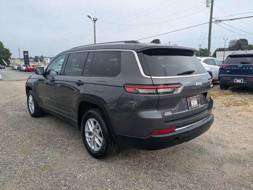 Baltic Gray Metallic Clearcoat 2023 Jeep Grand Cherokee L Laredo
