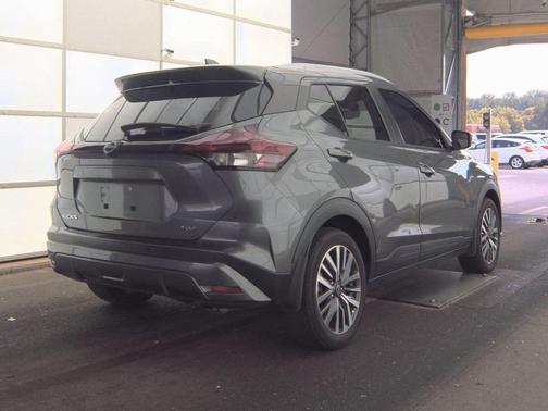 2022 Nissan Kicks SV