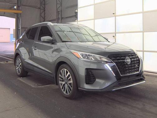2022 Nissan Kicks SV