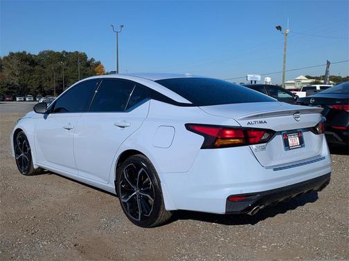 2023 Nissan Altima SR FWD