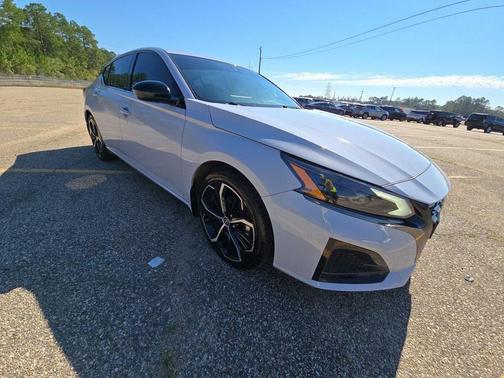 2023 Nissan Altima SR FWD