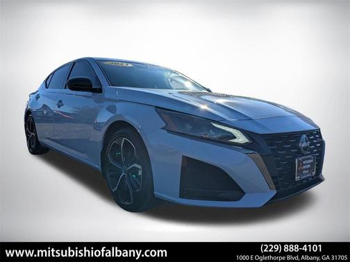 2023 Nissan Altima SR FWD