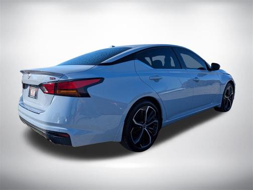2023 Nissan Altima SR FWD