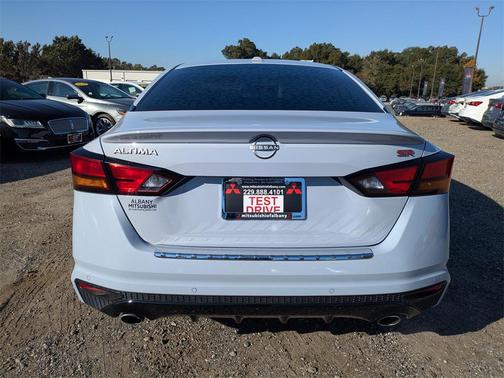 2023 Nissan Altima SR FWD