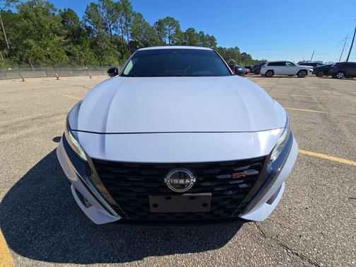 2023 Nissan Altima SR FWD