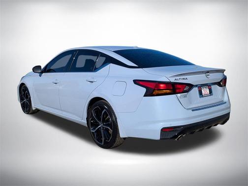 2023 Nissan Altima SR FWD