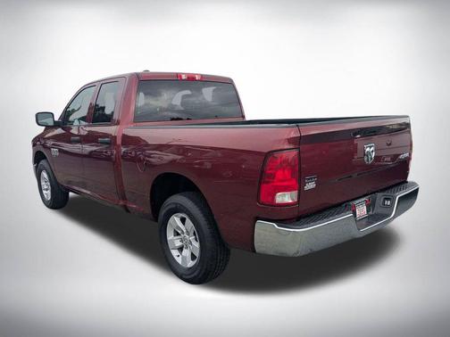 Delmonico Red Pearlcoat 2024 RAM 1500 Classic SLT