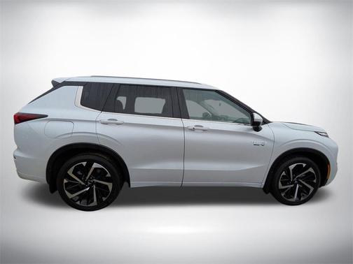 2024 Mitsubishi Outlander PHEV SEL
