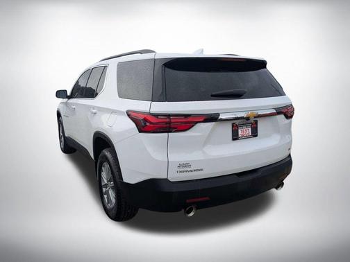 Summit White 2023 Chevrolet Traverse LT Cloth