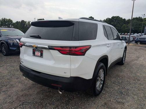 Summit White 2023 Chevrolet Traverse LT Cloth