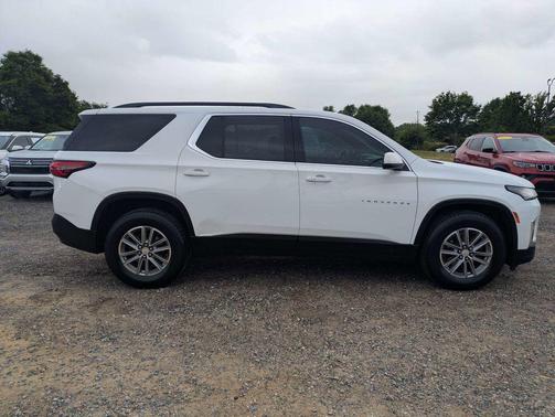 Summit White 2023 Chevrolet Traverse LT Cloth