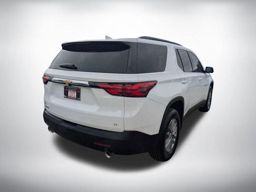 Summit White 2023 Chevrolet Traverse LT Cloth