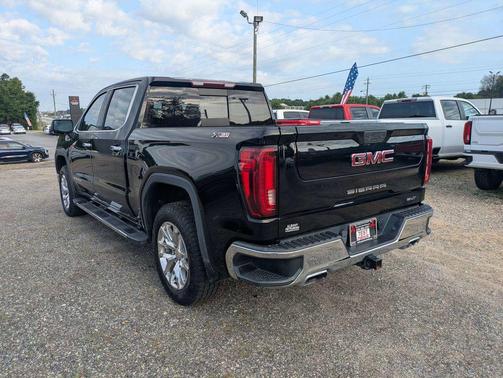 Onyx Black 2021 GMC Sierra 1500 SLT