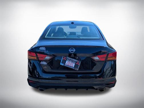 2025 Nissan Altima SR FWD