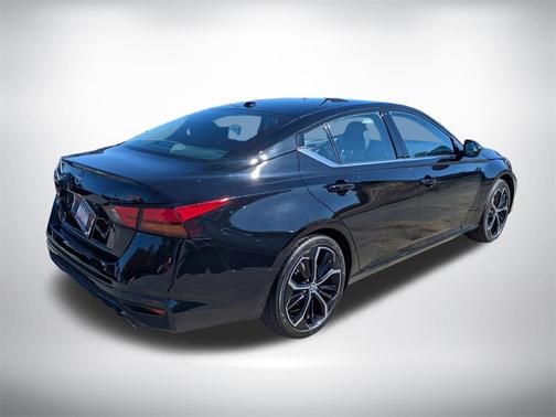 2025 Nissan Altima SR FWD