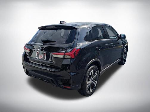 Labrador Black Pearl 2026 Mitsubishi Outlander Sport 2.0 ES