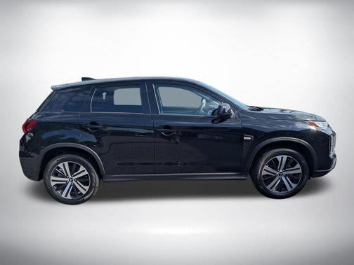 Labrador Black Pearl 2026 Mitsubishi Outlander Sport 2.0 ES