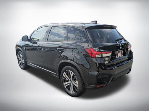 Labrador Black Pearl 2026 Mitsubishi Outlander Sport 2.0 ES