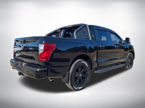 2023 Nissan Titan SV