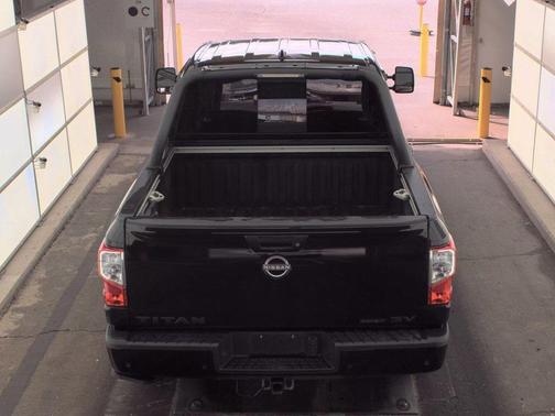 2023 Nissan Titan SV