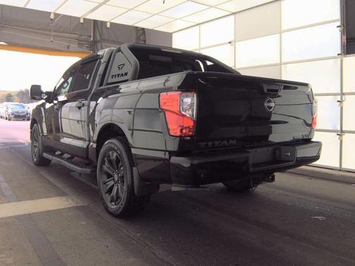 2023 Nissan Titan SV