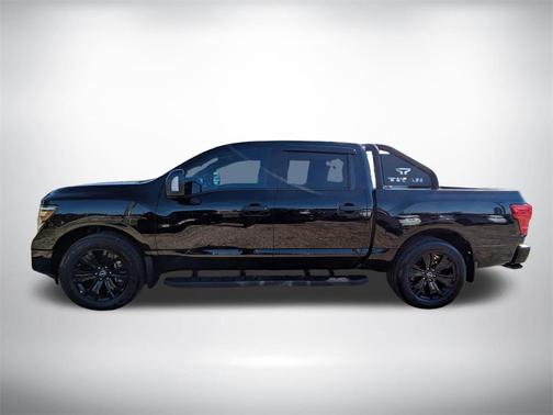 2023 Nissan Titan SV