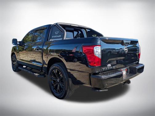 2023 Nissan Titan SV