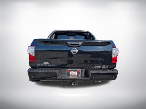 2023 Nissan Titan SV