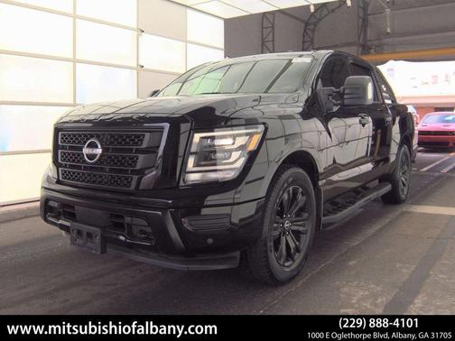 2023 Nissan Titan SV