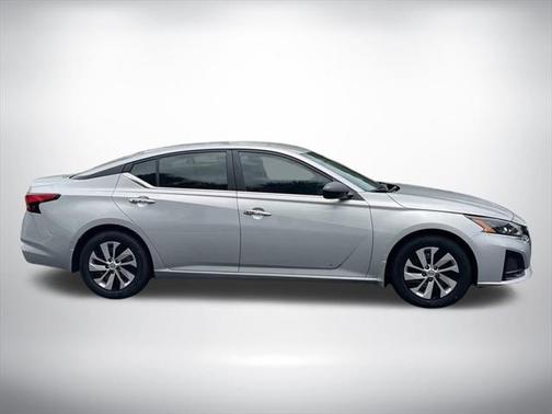 2024 Nissan Altima S FWD