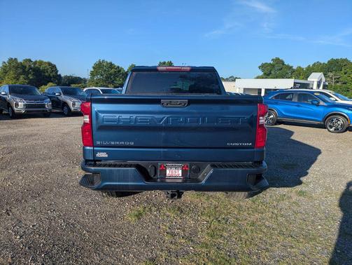 Northsky Blue Metallic 2022 Chevrolet Silverado 1500 Custom