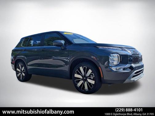 Gray 2025 Mitsubishi Outlander SE
