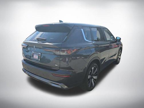 Gray 2025 Mitsubishi Outlander SE