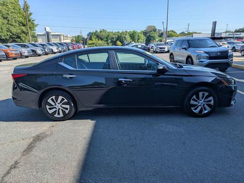 Super Black 2024 Nissan Altima S FWD