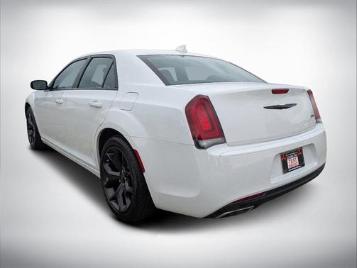 2022 Chrysler 300 Touring