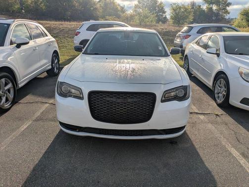 2022 Chrysler 300 Touring