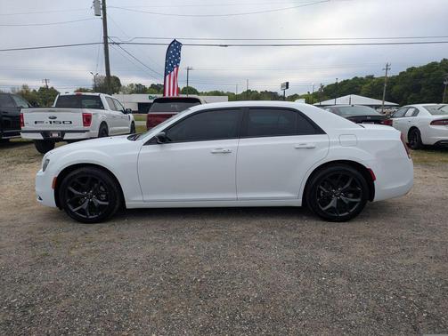 2022 Chrysler 300 Touring