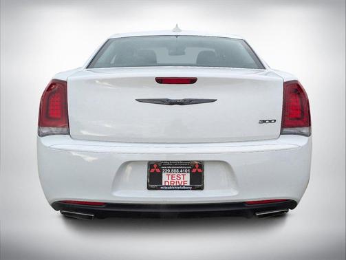 2022 Chrysler 300 Touring