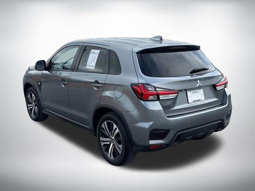 Mercury Gray Metallic 2025 Mitsubishi Outlander Sport 2.0 ES