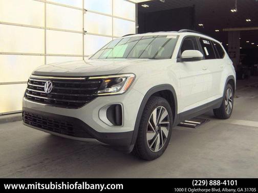 Pure White 2024 Volkswagen Atlas 2.0T SE w/Technology