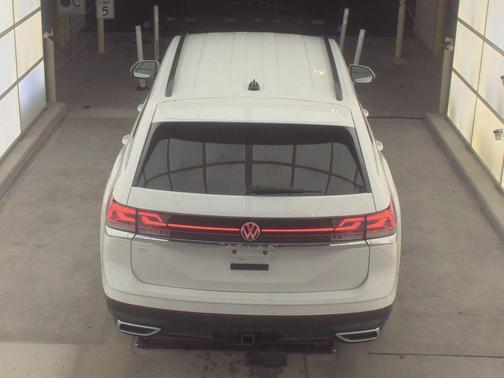 Pure White 2024 Volkswagen Atlas 2.0T SE w/Technology