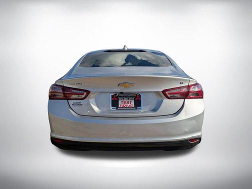 2021 Chevrolet Malibu FWD LT