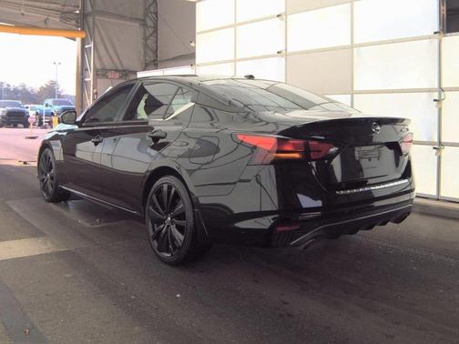 2022 Nissan Altima SR FWD