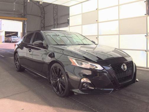 2022 Nissan Altima SR FWD