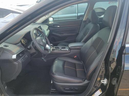 2022 Nissan Altima SR FWD