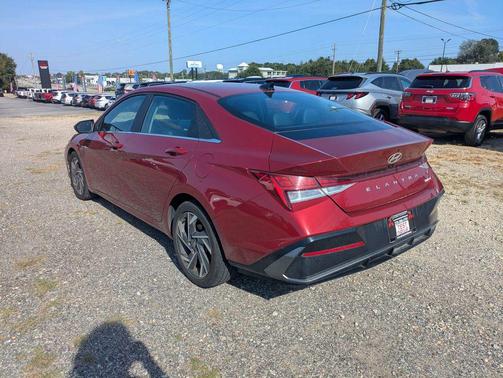 Ultimate Red 2025 Hyundai ELANTRA Limited