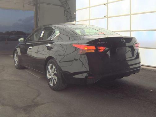 Super Black 2024 Nissan Altima S FWD